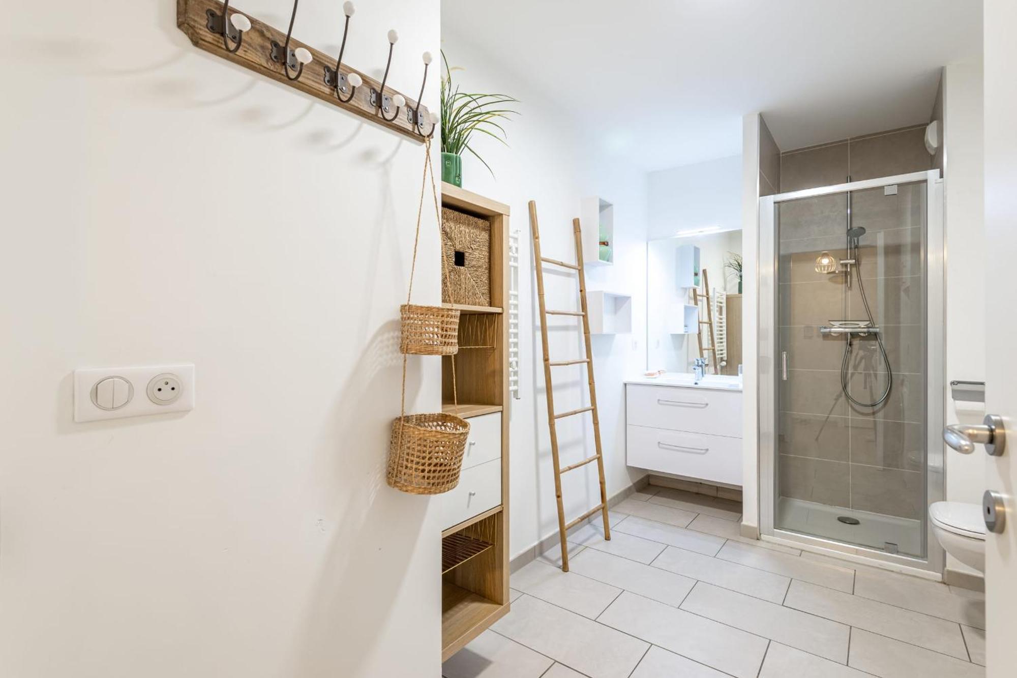 L'Interprete 405 4 - Apartment With Terrace Annecy Bagian luar foto