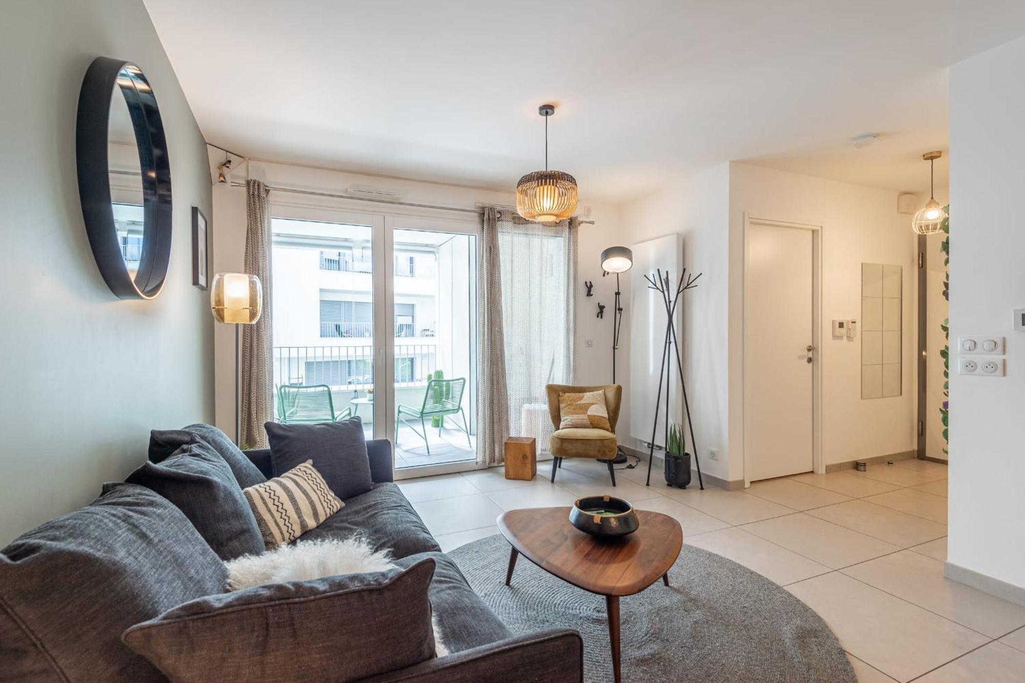 L'Interprete 405 4 - Apartment With Terrace Annecy Bagian luar foto
