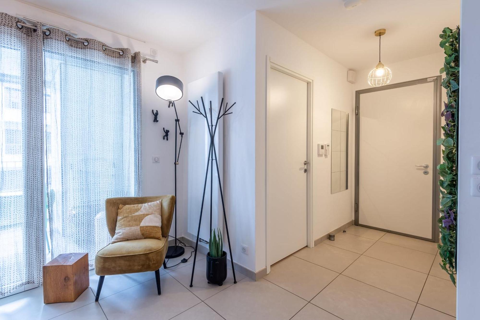 L'Interprete 405 4 - Apartment With Terrace Annecy Bagian luar foto