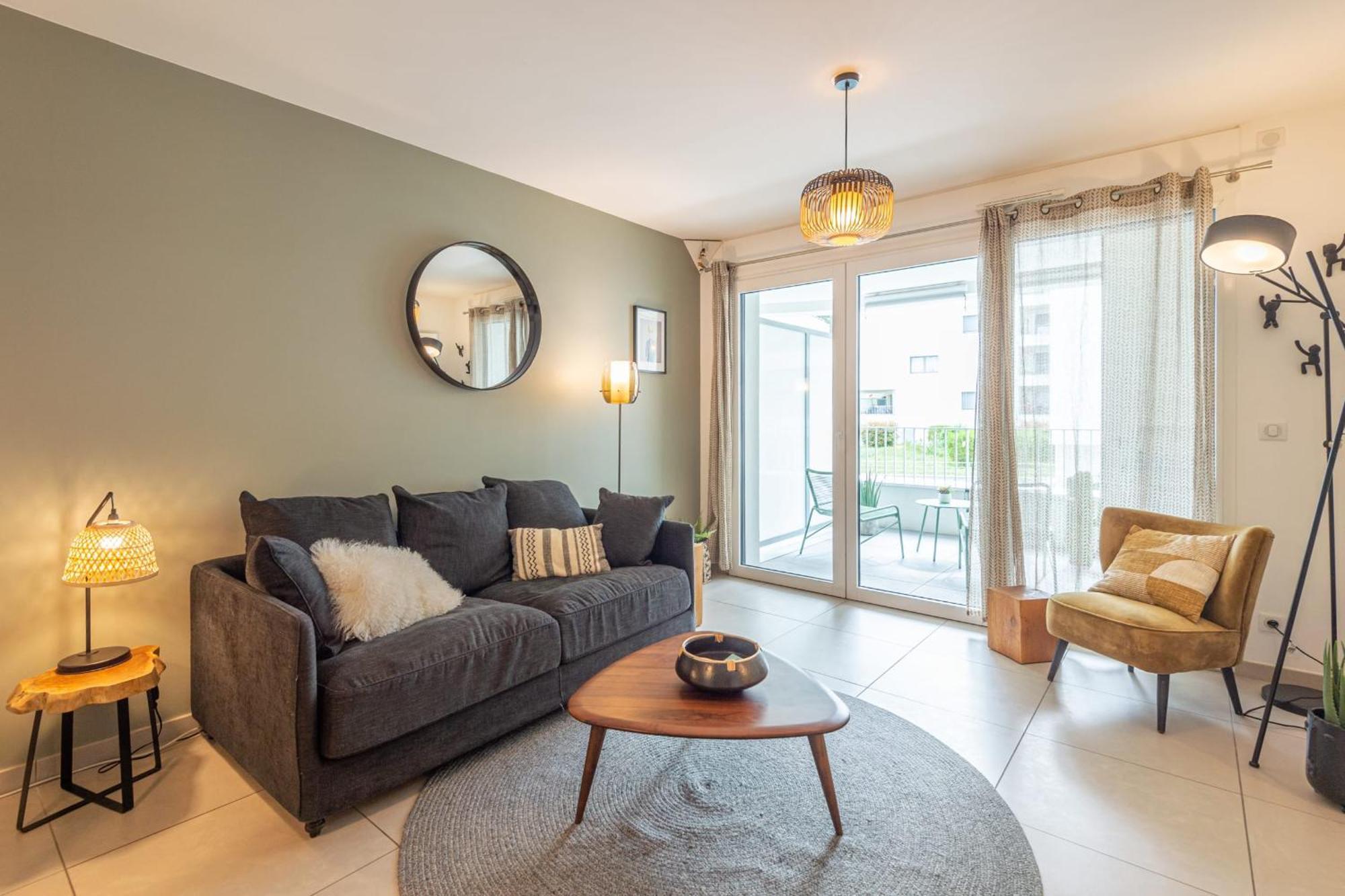 L'Interprete 405 4 - Apartment With Terrace Annecy Bagian luar foto